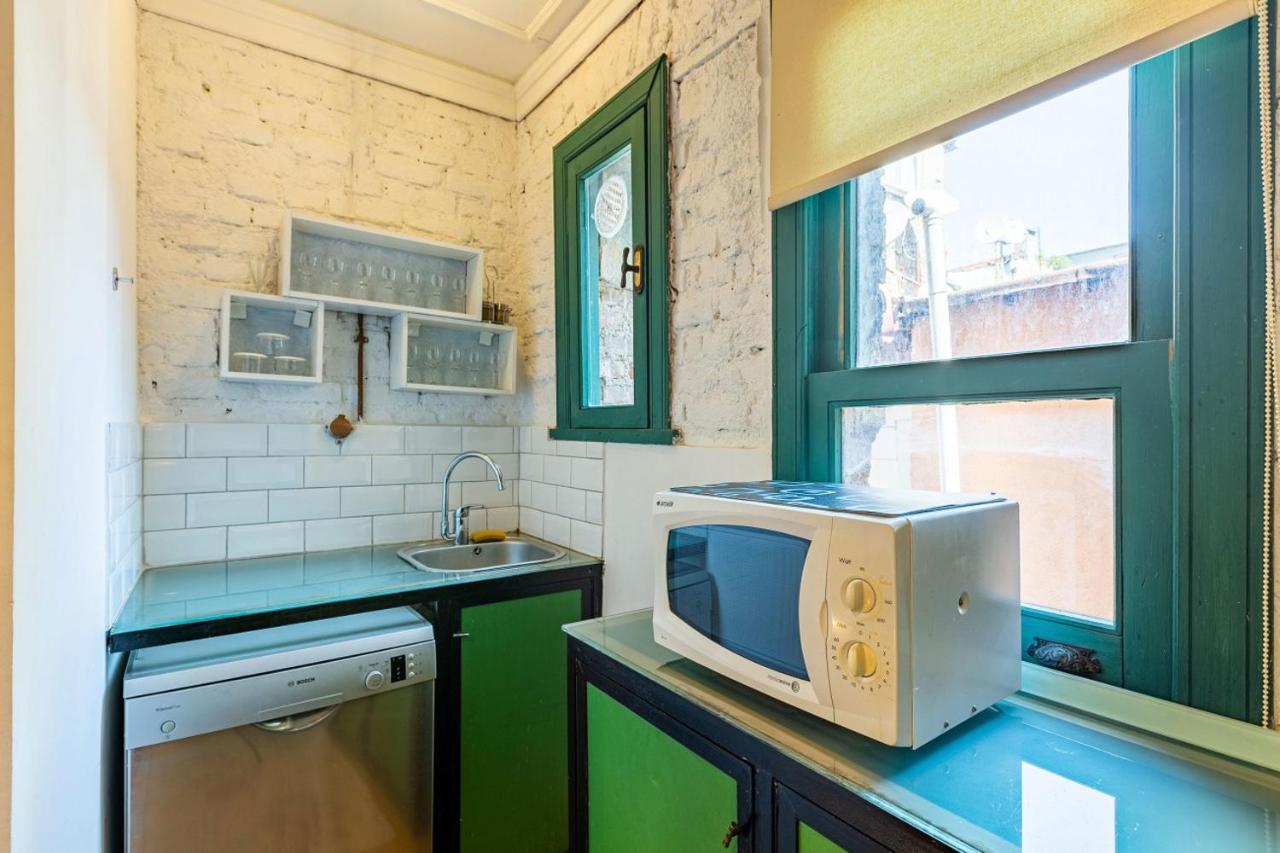 Historic House Near Popular Landmarks In Balat * Istanbul